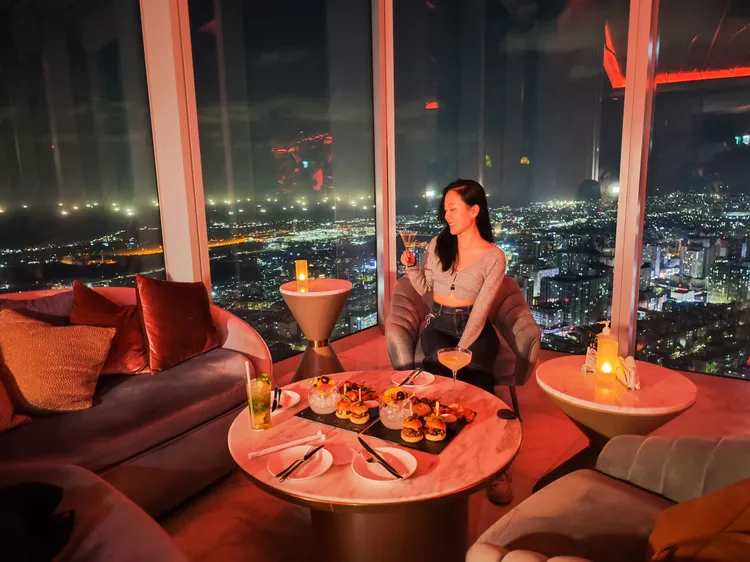 位於38樓，坐擁無敵景觀的「酒廊38」。田欣雲攝