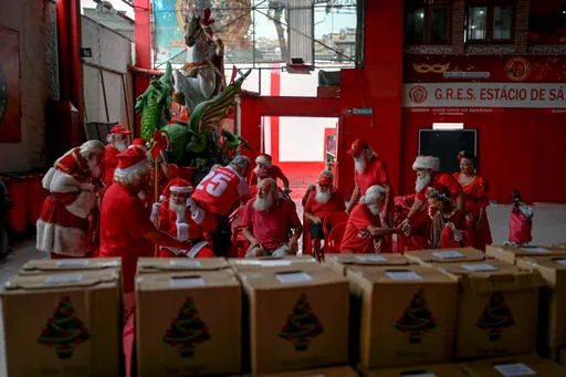 生計誰顧?巴西聖誕老人因疫「失業」 年終開工前只能靠人接濟