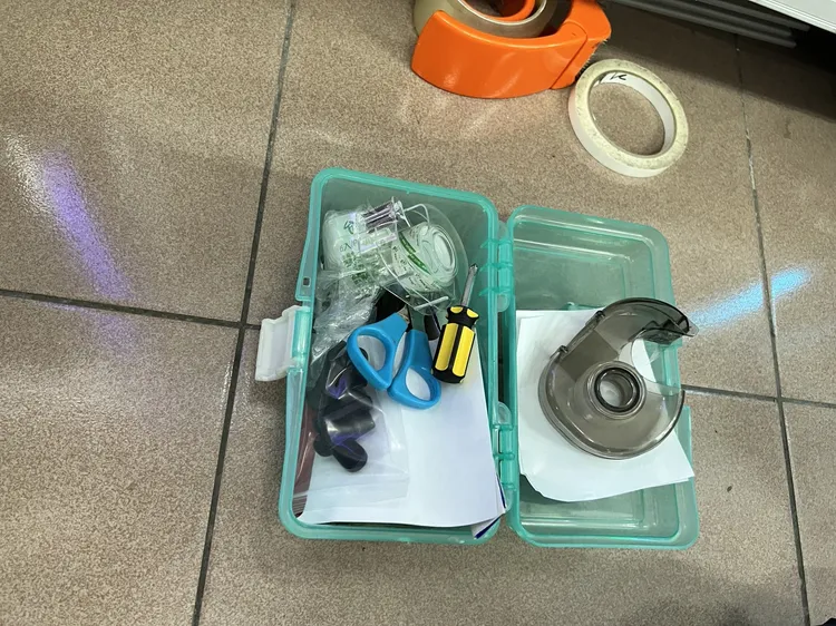 警方在李男身上發現犯案工具。翻攝畫面