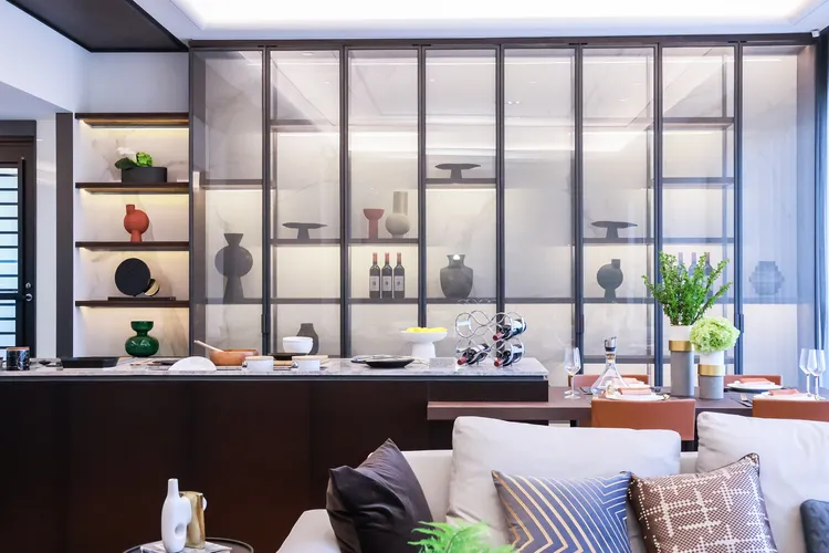 柏鴻君臨以大面寬設計，打造尺度舒適的室內空間。趙世平攝