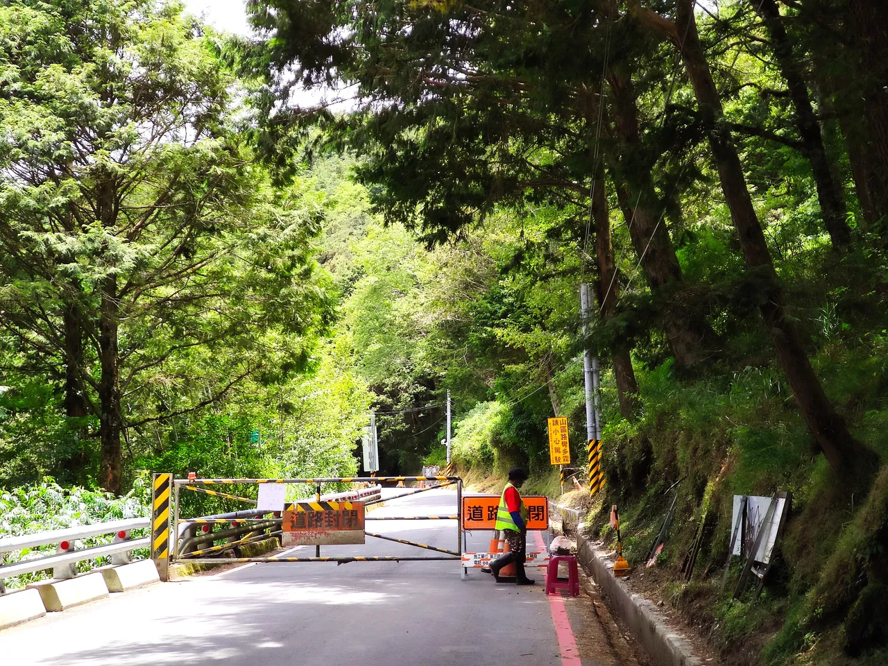 南橫公路復通以來,每週二、四管制通行。羅琦文攝