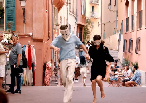 德國忘年師生戀相差41歲 女老師帶鮮肉男學生裸泳