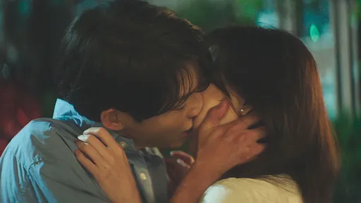 宋仲基《財閥家》開外掛搶下百貨公司 大街喇舌申鉉彬30秒