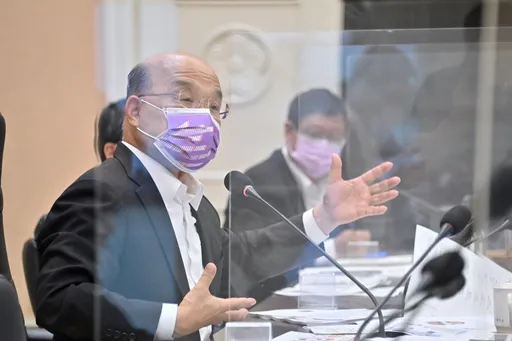 政院注意！最新民調曝逾半國人反彈　要求內閣今年前總辭
