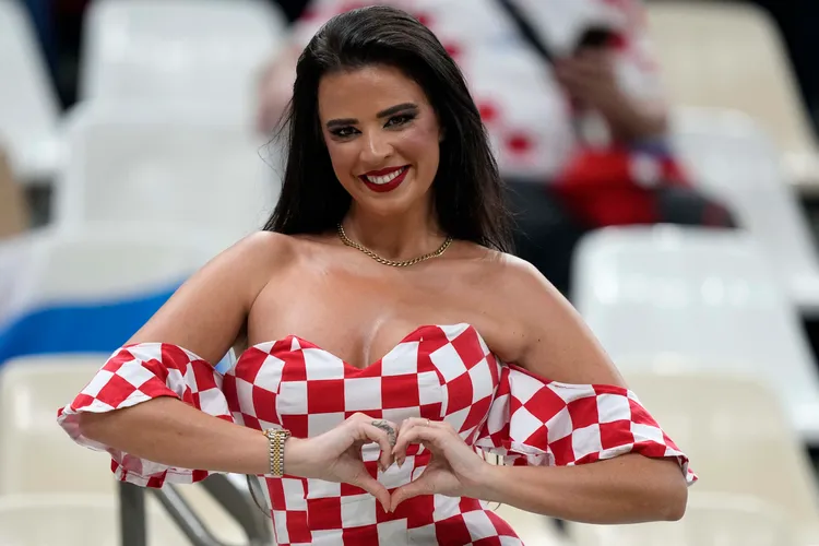 伊凡娜手比愛心。美聯社