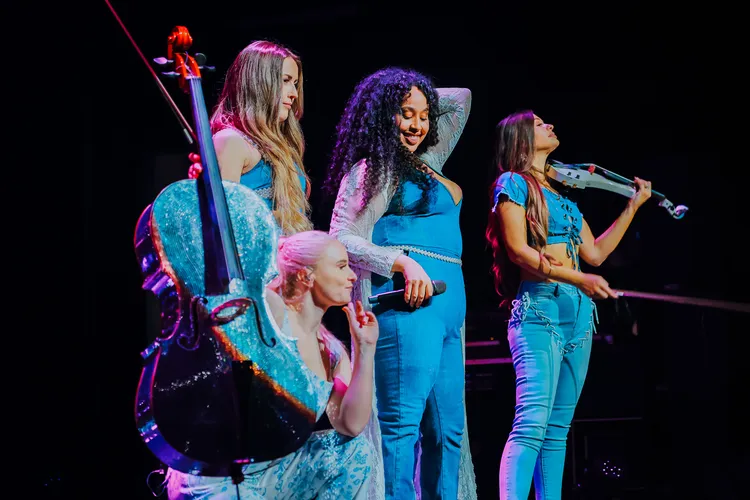 Clean Bandit在台上魅力四射。尼賀創意提供