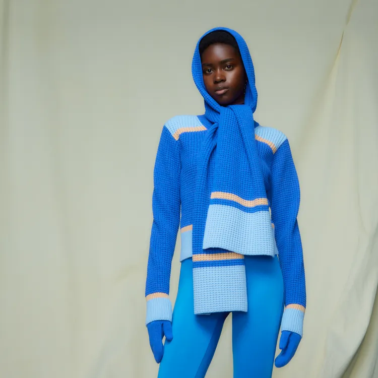 女裝UNIQLO and MARNI針織圍巾，售價990元。業者提供