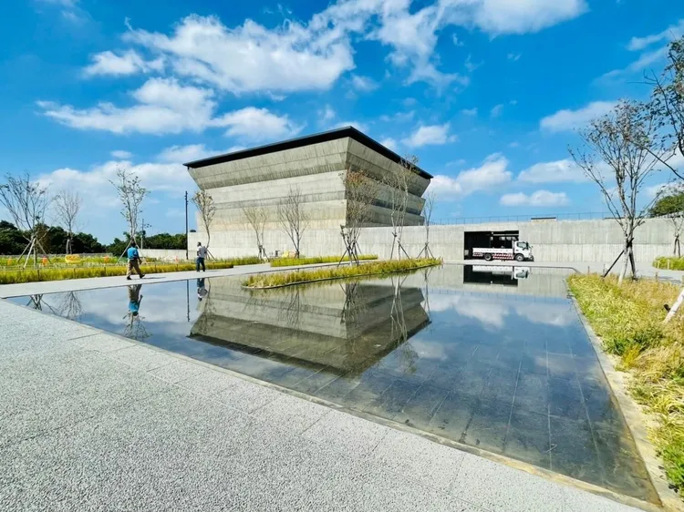 民政處指出，「永恆之丘」打破以往「納骨塔」帶來的距離感、恐懼感，透過巧思，讓納骨塔傳遞生命永恆的意義。新竹市政府提供