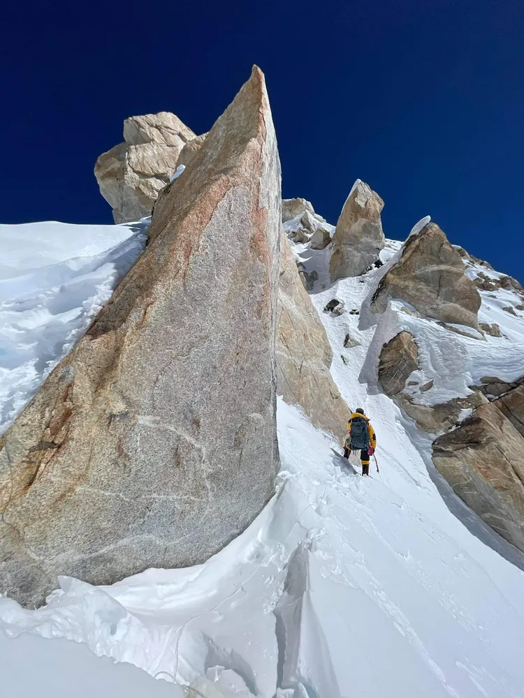 曾格爾攀干城章嘉峰畫面。翻攝自曾格爾臉書