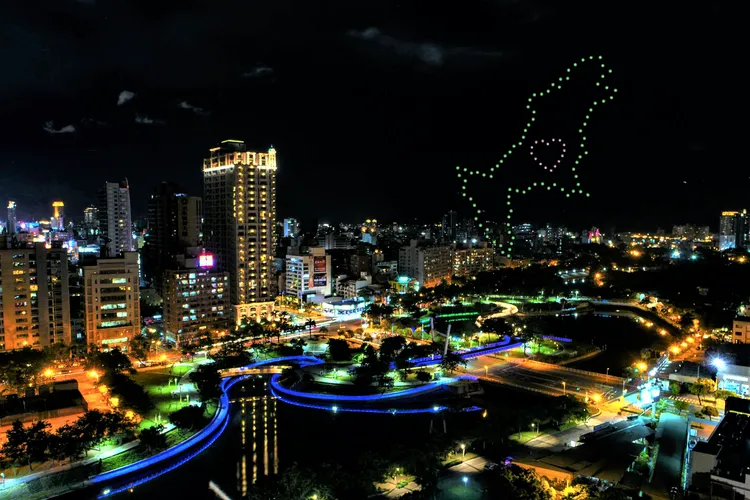 無人機於愛河之心表演示意圖。觀光局提供