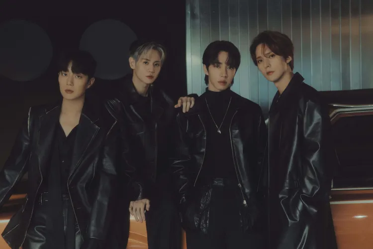 「Highlight」出道13年，由隊長尹斗俊、梁耀燮、李起光、孫東雲組成，感謝粉絲不離不棄。華藝娛樂