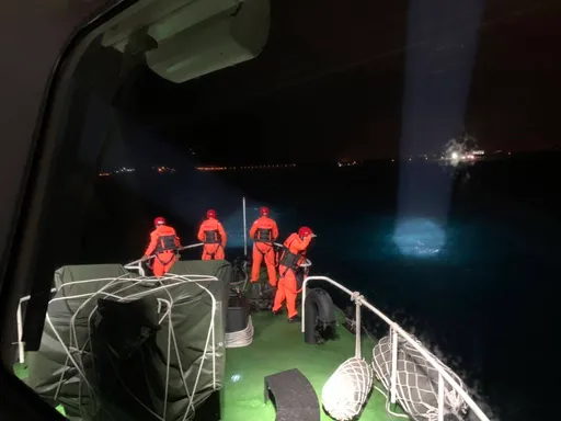 花蓮溪出海口捕鰻苗!大浪打來捲入海釀1死1失蹤 海巡持續搜索