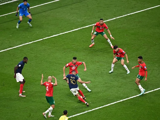 世界盃｜摩洛哥重兵防守穆巴佩驚人畫面曝光！他決賽要和梅西搶這獎項