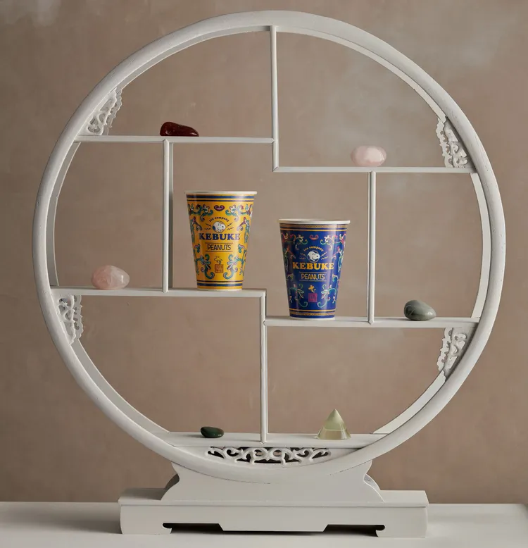 12/15起全台門市將5款新飲品，外包裝搭配全新聯名限量杯。業者提供