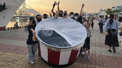 百公斤爆米花桶下場 有片為證見底全部送光光