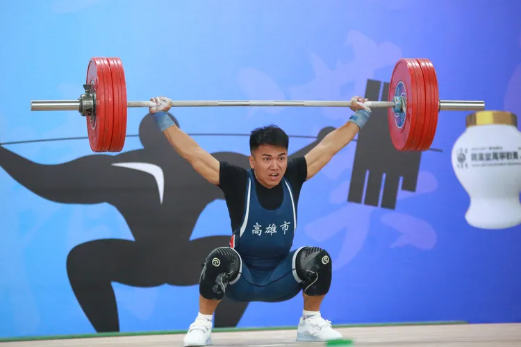 高展宏舉起125公斤。大會提供