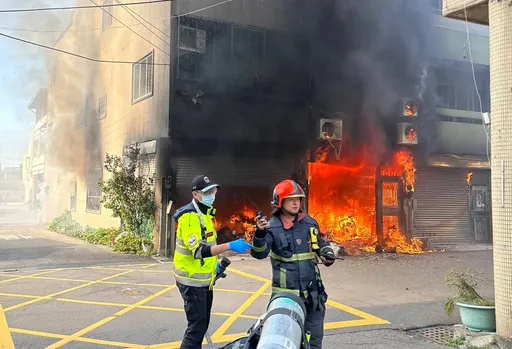 台中大甲烈焰燒房　延燒3戶慘況曝光