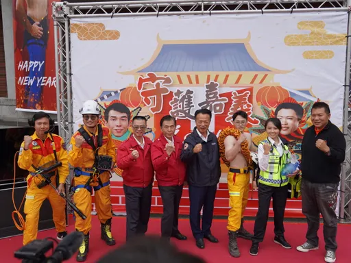 猛男月曆不稀奇! 嘉義縣消防局首發猛男農民曆