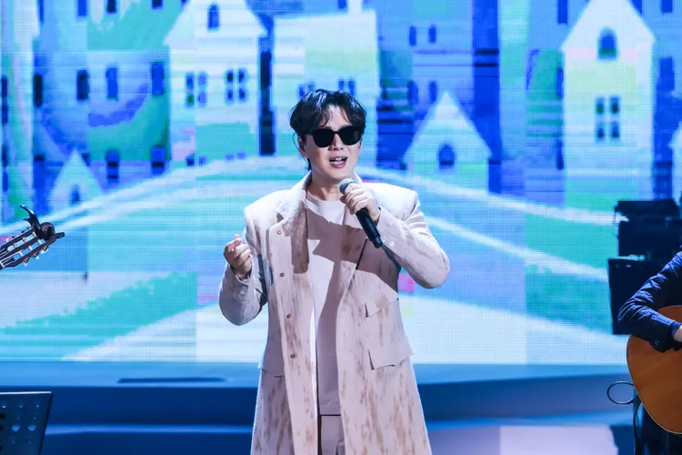 蕭煌奇一連演唱多首金曲。趙世平攝