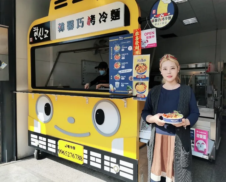 致力於創造各項素食韓國料理的「韓馨巧」，今年推出新產品「人蔘糯米雞」。業者提供