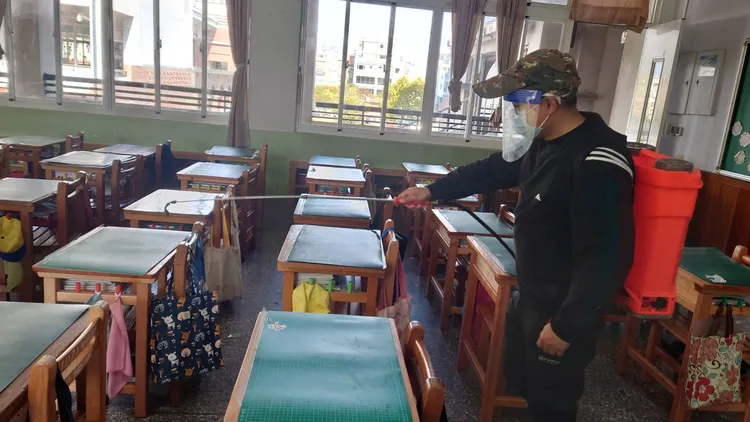 校方今天（28日）下午已完成全校班級、廁所、廚房全面消毒，期盼所有學生能夠盡快恢復健康返校上課。校方提供