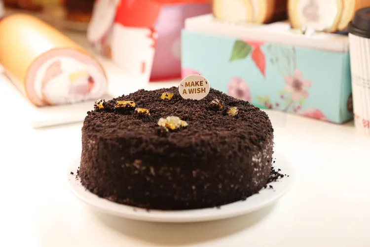 北海道黑酷曲「酒釀香橘新口味」6吋售價500元。翁玉信攝