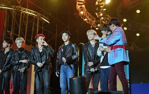 桃園跨年|AKIRA領22位舞者秀舞技 黃子佼穿20公分鞋應戰