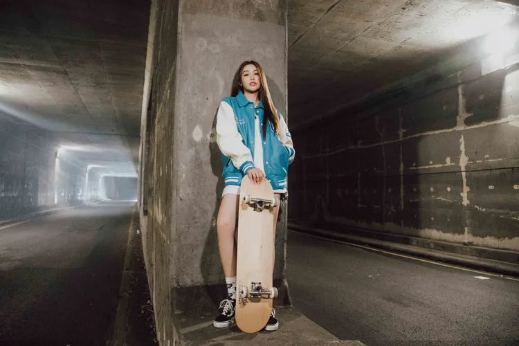 林茉曦平時就喜歡溜滑板。索尼音樂提供