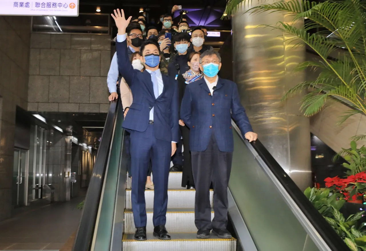 現任市長蔣萬安(左)、前市長柯文哲(右)。莊宗達攝