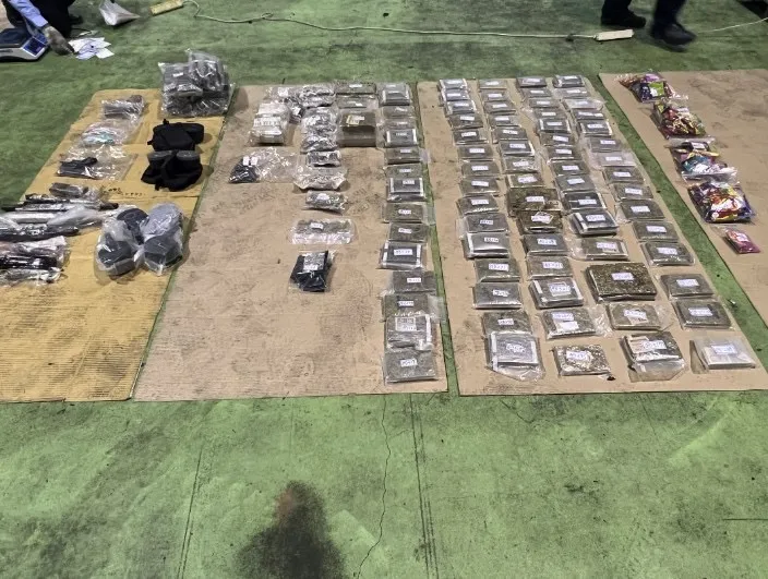 專案小組查獲大麻等證物。翻攝畫面