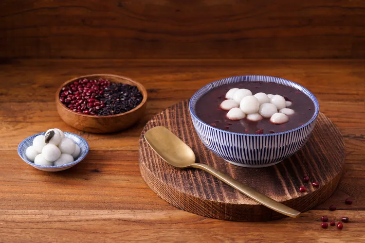 小湯圓紫米紅豆湯。業者提供