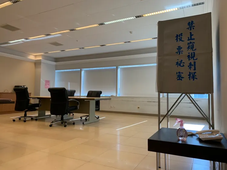 張家銨將前往「確診市議員專區」完成宣誓就職與正副議長投票。曾雪蒨攝