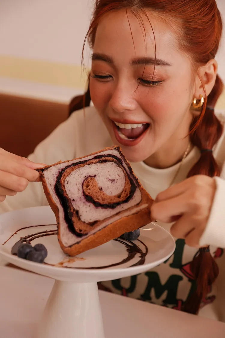 日香X Mercci22聯名開發藍莓巧克力生吐司。業者提供