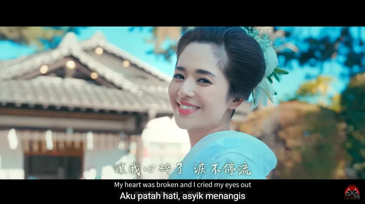 大馬創作鬼才黃明志推出新專輯《高清無碼》，邀請41歲隱退AV界多年的「AV天后」蒼井空入鏡。翻攝Namewee的YouTube頻道