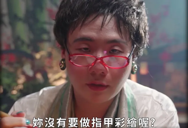 阿翰po影片的〈算命阿姨 九天玄女之天女散花〉吸引超過1201萬次觀看，奪下2022年「熱門影片」冠軍。翻攝YouTube/阿翰po影片