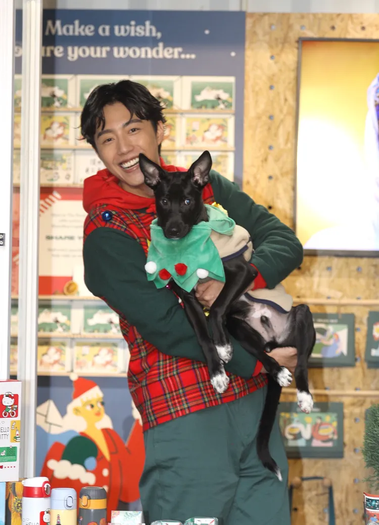 蔡凡熙在3個月前剛領養可愛的Amo。陳明中攝