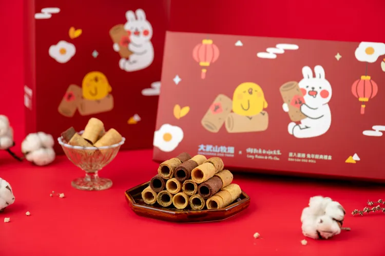 「蛋入蛋捲 兔年經典禮盒」內含原味、紅玉紅茶、法式可可共三種口味。