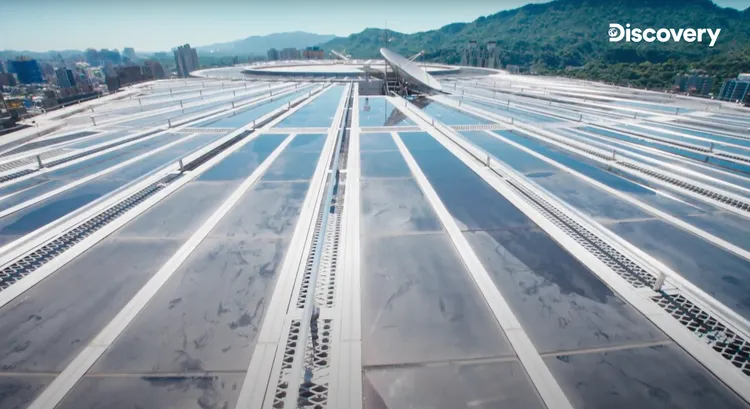 頂樓設置太陽能板。威京集團提供