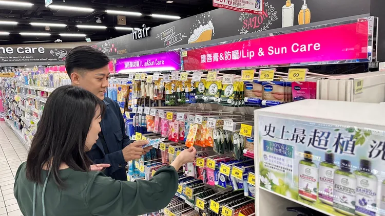 護唇膏相較同期成長最顯著約有超過10%成長。家樂福提供