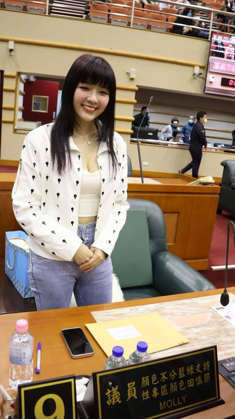 無黨籍顏色不分藍綠支持性專區顏色田慎節今天穿著較平常低調。侯昌騰攝