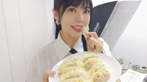 微博發這內容「3警敲門逼刪文」 劉樂妍:我都給嚇尿了