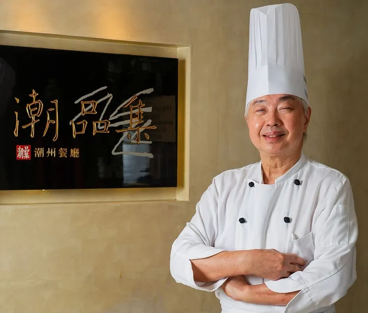 來自香港的潮州料理名廚何炳木，帶著一鍋祖傳老滷來到台灣，更是「潮品集‧潮坊」的靈魂人物。「潮品集‧潮坊」提供