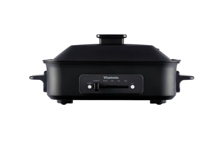 Vitantonio多功能電烤盤，原價 4980元，12/13特價1899元，限量33台。業者提供