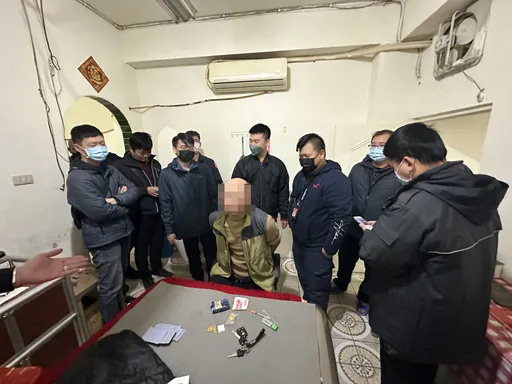 搶了就跑!中壢銀樓遭搶2條金項鍊值5萬 狡猾搶匪逃4小時落網