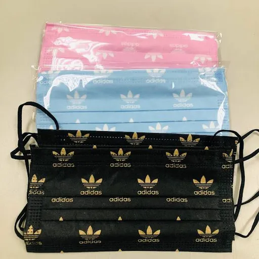 爱迪达傻眼！网路卖家卖山寨口罩　求偿11万法官却因这理由判免赔