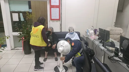 失智長者需要你我多關心 桃警一日2案助返家