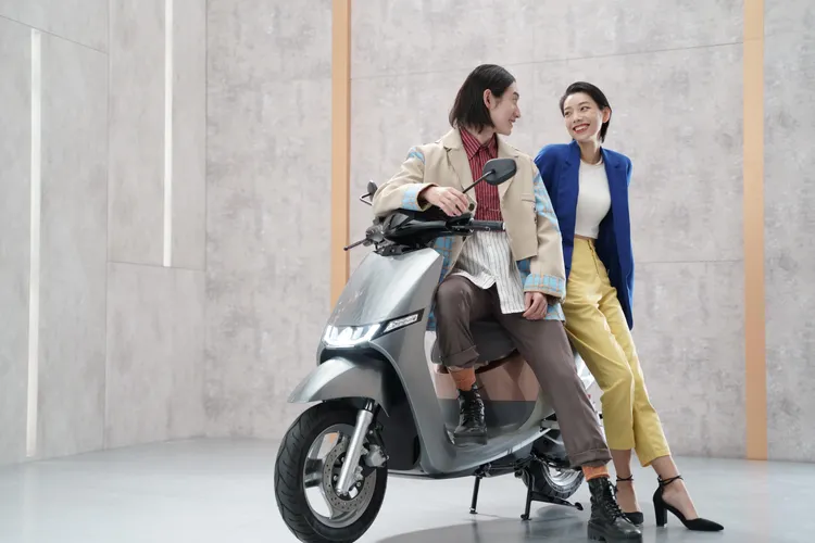 Ionex i-One Fly標榜為市面上續航力最高的白牌電動機車，能提供同級車款中最高180公里的續航力。業者提供