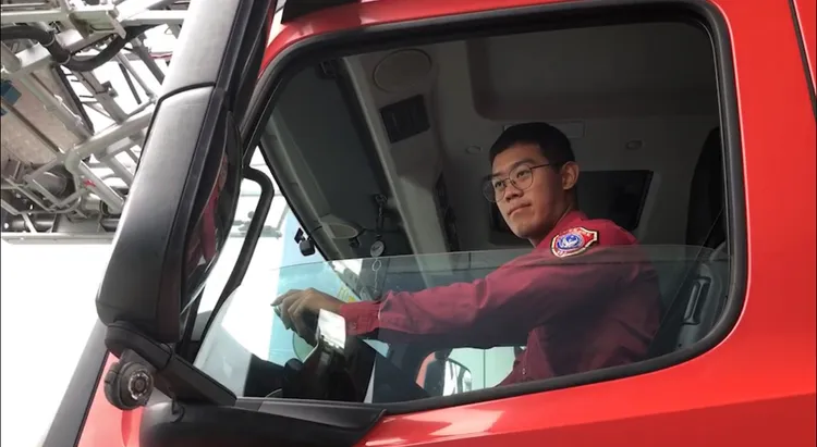 台東縣消防局消防員許柏翔。翻攝畫面