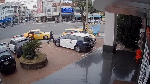 台版《我只是個計程車司機》 識破乘客是詐團!直送警所法辦