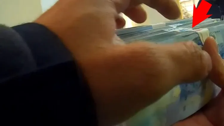 員警透過綁鈔帶當場識破廖男自稱錢剛從ATM領出來的說詞。警方提供